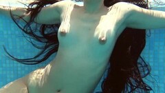 Andreina De Luxe in beautiful underwatershow Thumb