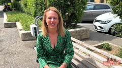 Julie, blonde coquine, r&eacute_alise l'_une de ses envies Part 1 Thumb