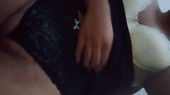 Estoy solo en casa y me pongo rica lencer&iacute_a de mam&aacute_ Thumb