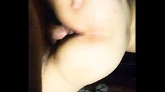 La flaquita con su culiro redondo me hace un caballito invertido, de espaldas. Thumb