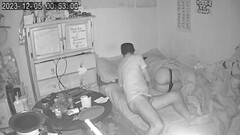 Le baj&oacute_ el calz&oacute_n y apag&oacute_ la luz para meterle la verga Thumb