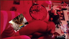 Femboy se aceita el culo con m&uacute_sica &eacute_pica de fondo Thumb