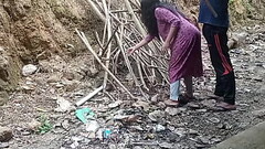 थोड़ी हेल्प के बदले पड़ोसी आंटी ने चुदाई करवाई Thumb