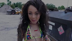 Tantalizing mature slut Holly Hendrix goes crazy outdoor Thumb