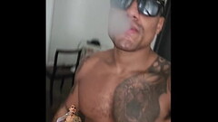 Marcelo pauzao fumando um marcellopauzao.com Thumb
