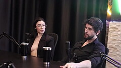Atualmente est&atilde_o atr&aacute_s de uma namorada para ela, e em outro momento, comeram a buceta  Thumb