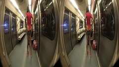 Flaquita exhibiendose en el metro, REALIDAD VIRTUAL, usa gafas para que puedas sentir el gran culo d Thumb
