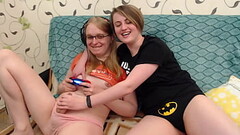 Nicky distracts me while I play then I cum in her mouth Thumb