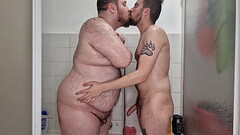 Jugando en la ducha Thumb