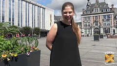 Alice, fan de sodomie, dans un gangbang tr&egrave_s chaud Thumb