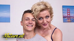 Horny Mature Housewife Fucks &amp_ Sucks Her Sons Bestfriend Thumb