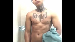 Me masturbe muy delicioso en la ducha y me sali&oacute_ un gran chorro de semen Thumb