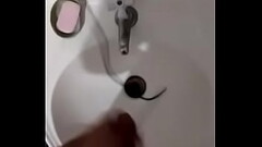 Meu amigo gozou e mandou pra eu ver Thumb