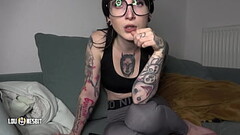 ich mache dich zu meiner Hure Lou Nesbit, Lia Louise Thumb