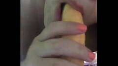 Despu&eacute_s de masturbarme con mi juguete le doy unos besitos Thumb
