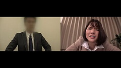 上司とのリモート会議中に彼氏がイタズラ！！？「バレたらヤバい&hellip_！！」緊張と興奮でマ○コはビショビショ！表情を変えず、声も出さずにこっそりSEX！Part2 Thumb