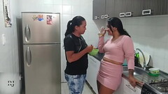 dandole almuerzo y postre a la puta de mi hermanastra Thumb