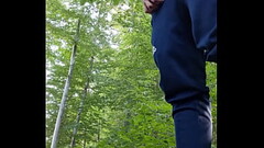 Im wald pissen, piss in the woods public Thumb