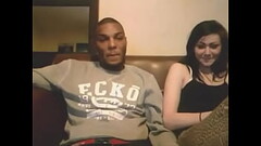 Anyone knows the name of this camgirl? Thumb