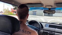 fui da uma volta de carro com um amigo ele me mamou na rua mesmo Thumb