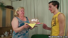 Girl caught him banging huge mother inlaw Thumb