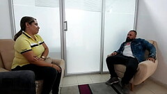 Llego a un trato con la directora del colegio de mi hijastro y termino follandome su co&ntilde_o PAR Thumb