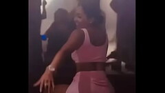 La presentadora mexicana de badabun Paola Castillo ,mueve su rico Culo en p&uacute_blico en una disc Thumb