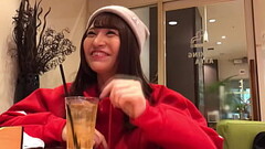 【素人ハメ撮り】パパ活で出会った抜群に顔が良い女子大生ももちとハメ撮りセックス　膣奥に思い切り中出しして、2発目は濃い精子をお口に出してあげましたwww Thumb