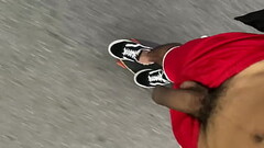 tirou o pauzao pra fora na rua andando de skate Thumb