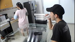 Visito a mi amigo y me follo a la puta de su mujer dej&aacute_ndole mi lechecita en su boca PARTE 1 Thumb