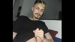 Loirinho sacudo batendo punheta Thumb