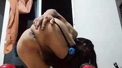Romp&iacute_ mi culo con un vaso y una botella de pl&aacute_stico Thumb