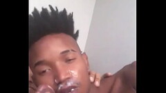 Brasileiro  fazendo um boquete delicioso at&eacute_ o mano gozar Thumb