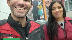 Encontrei um casal ex&oacute_tico no mercado, e parece que estava adivinhando. Falei sobre o mundo d Thumb