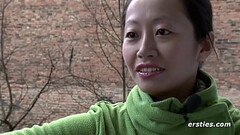 Ersties: S&uuml_&szlig_e Neuberlinerin macht es sich selber Thumb