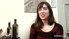 Amateur Student From the USA Masturbates With a Dildo Thumb