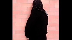 Crossdresser presume su cola y su pene y prueba su semen como mascarilla Thumb
