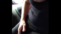 Deliciosa casada do tinder se exibindo no meu carro marcando a foda Thumb