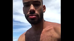 Pauzudo gozando na praia Thumb