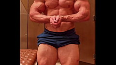 Friday Flex IG: @alessandro builder Thumb