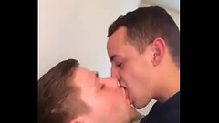 Tongue love Thumb