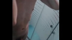 Una ducha en la ma&ntilde_ana Thumb