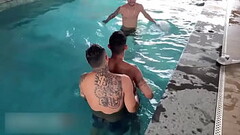 Erick Diaz e Bruno Hot Encontrou Com Vizinho Na Piscina Acabou Fazendo Uma DP Thumb