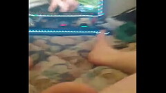 Je me masturbe et je suis excit&eacute_ Thumb