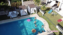 Hicimos una orgia en la piscina Thumb