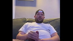 Jerking off to gay porn Thumb