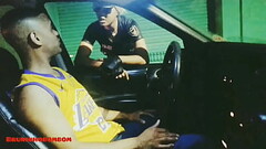 Policial feminina faz sexo dentro do carro Thumb