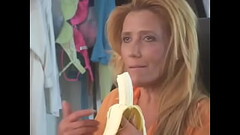 Rita Cadillac Dando a entrevista do Filme que ela fez Dando gostoso Thumb