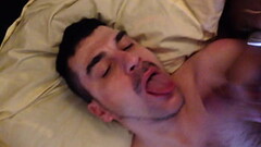 sacha recoit du sperme dans sa petite bouche Thumb