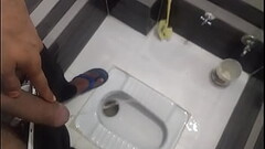 Indian big dick pissing Thumb